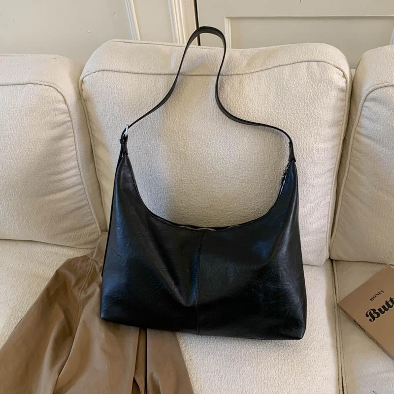 

Premium niche retro explosive messenger bag to work commuter bag women s new large-capacity shoulder messenger bag