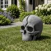 Gothic Resin Ornament Cracked Skull Garden Solar Light, LED Statue Spooky Industrial Table Decor Ornament, Halloween Decoration for Haunted House Bar