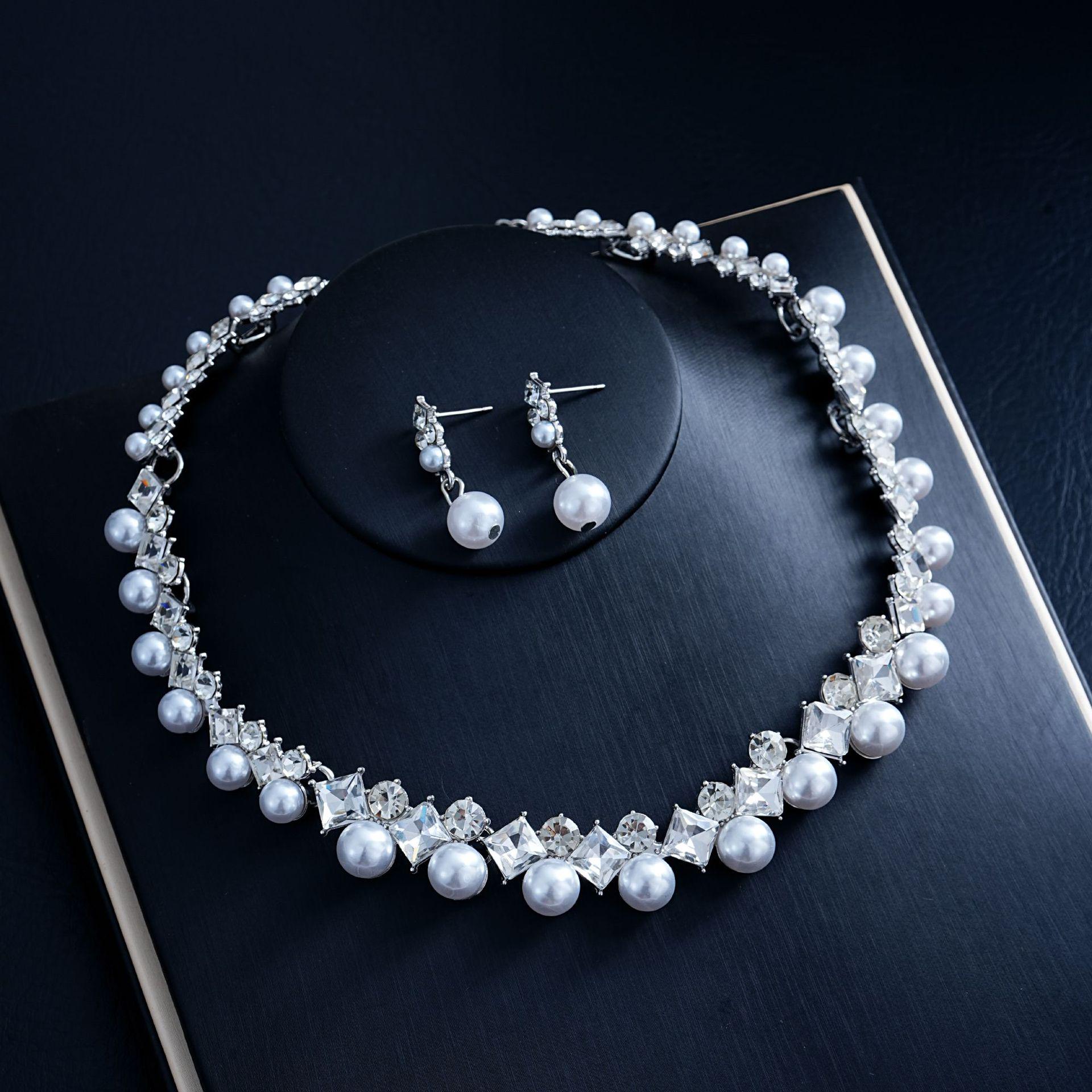 

European & American Fashion Pearl Necklace & Earring Set: Elegant, Versatile, Perfect for Evening Wear & Weddings. срібний