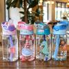 480ML Kinder Handheld Tragbar Cartoon Muster Wasser Auslaufschutz Becher Fütterbecher mit Strohhalmen Auslaufsicher Flasche Für Outdoor Sport Tragbarer Wasserbecher