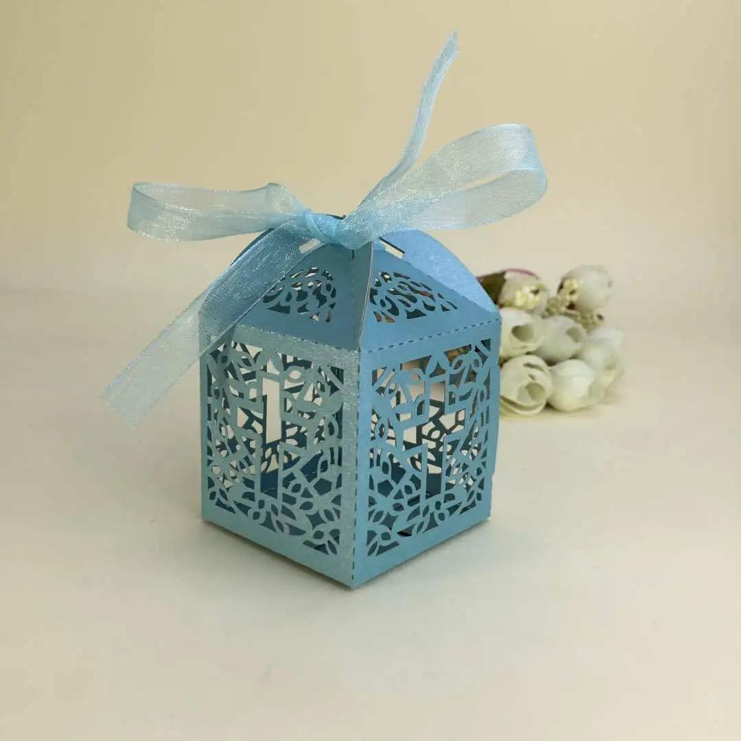 

50 шт. Подарочные коробки с крестообразной лазерной резкой, сладкие сувениры для свадебной вечеринки, полые сувениры для кареты на детский душ с ленточными украшениями для вечеринки 5x5x8 cm небесно-голубой