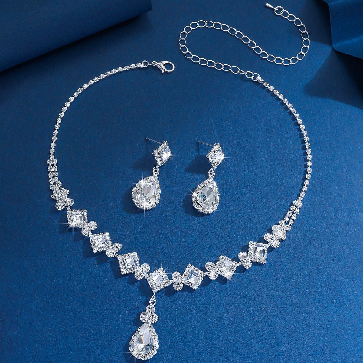

Bridal Accessories Set Ladies Jewelry Set Banquet Wedding Party Elegance Necklace Earrings Set