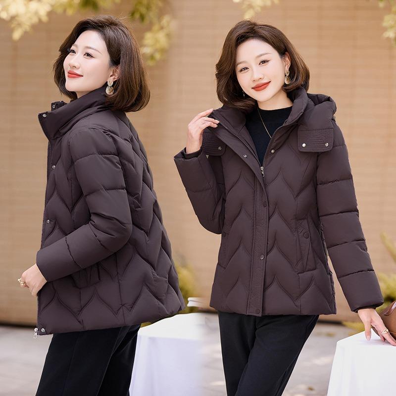 Small mother winter padded jacket women's short removable hat medium and old women's large size padded jacket