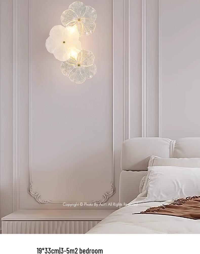 Elegante Fünfblättrige Kristallblumen-Wandleuchte für Schlafzimmer und Wohnzimmer