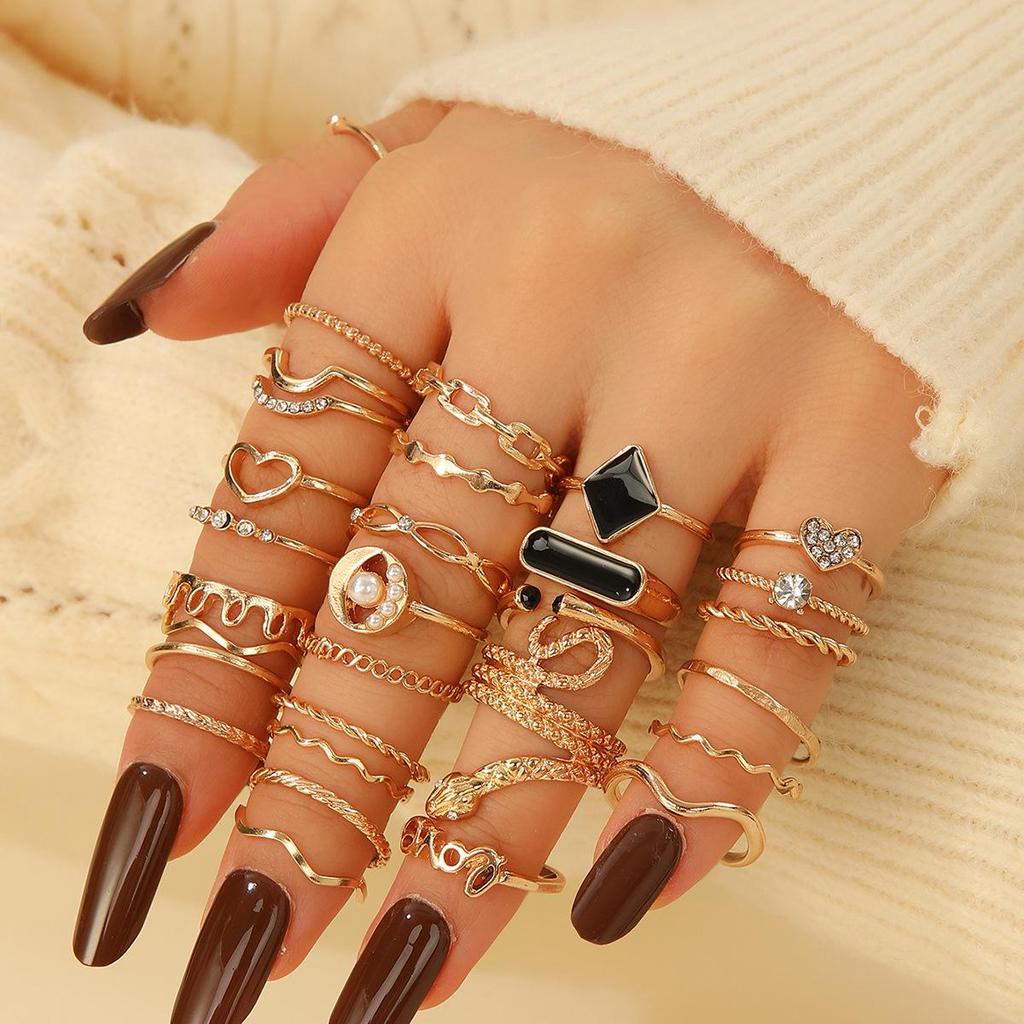 Versatile Snake Heart Ring: 29-Piece Light Luxury Fashion Set