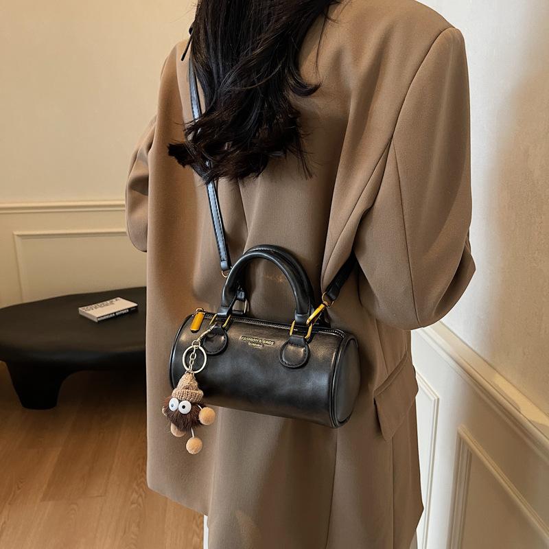 Portable small bag women's 2025 new autumn and winter retro fashion cylinder bag high-end versatile messenger bag