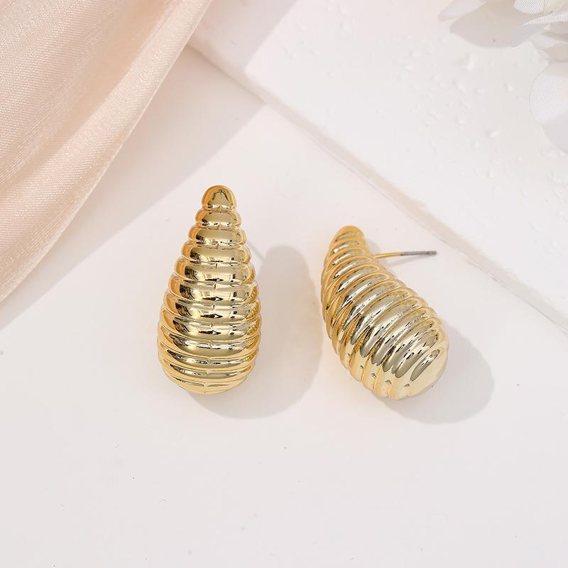 Fashion Geometric Stud Earrings Light Luxury Earrings Niche Design Gold Stud Earrings Premium Earrings