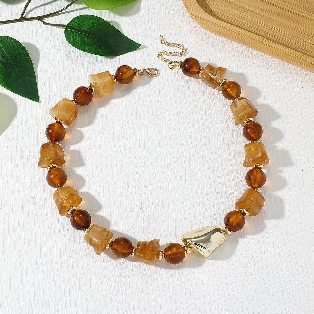 European & American Irregular Beaded Necklace: Retro Maillard Collarbone Chain Design, High-End Niche Women's Jewelry