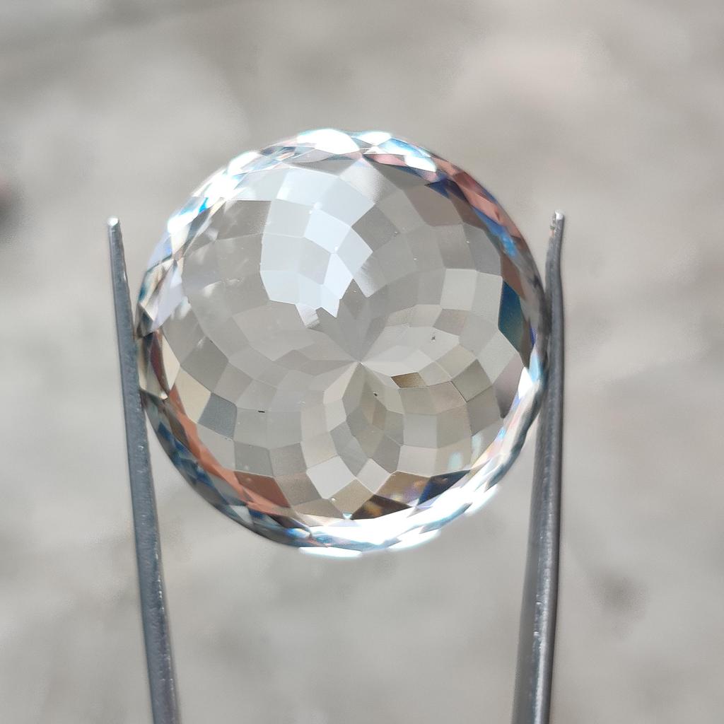 71 Carat Round Cut Beautiful White Glass Stone, Loose Stone, 27 MM Size Round Stone.