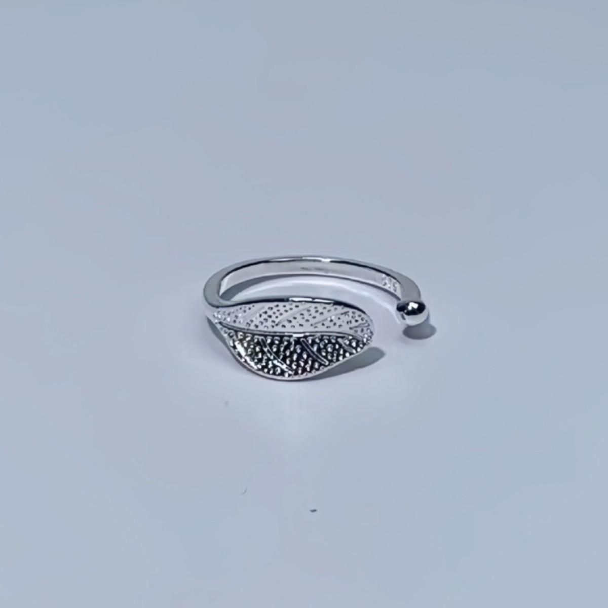 Simple Silver Leaf Adjustable Ring - Women s Nature-Inspired Jewelry серебряный