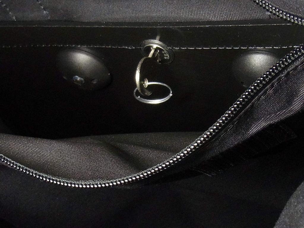 LONGRIDE Heritage Saddlebag with Flap Top Black Click-On (12L) (HQR131WBLA)