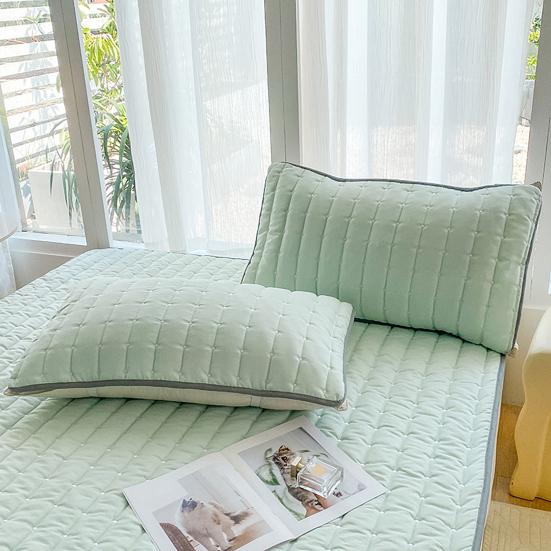 Pillow Protector with Elastic Bands Travel Pillow Cover Anti-slip Quilted Waffle Pillowcase Protect from Dust Sweat And Stain for Dorm Home Bedroom