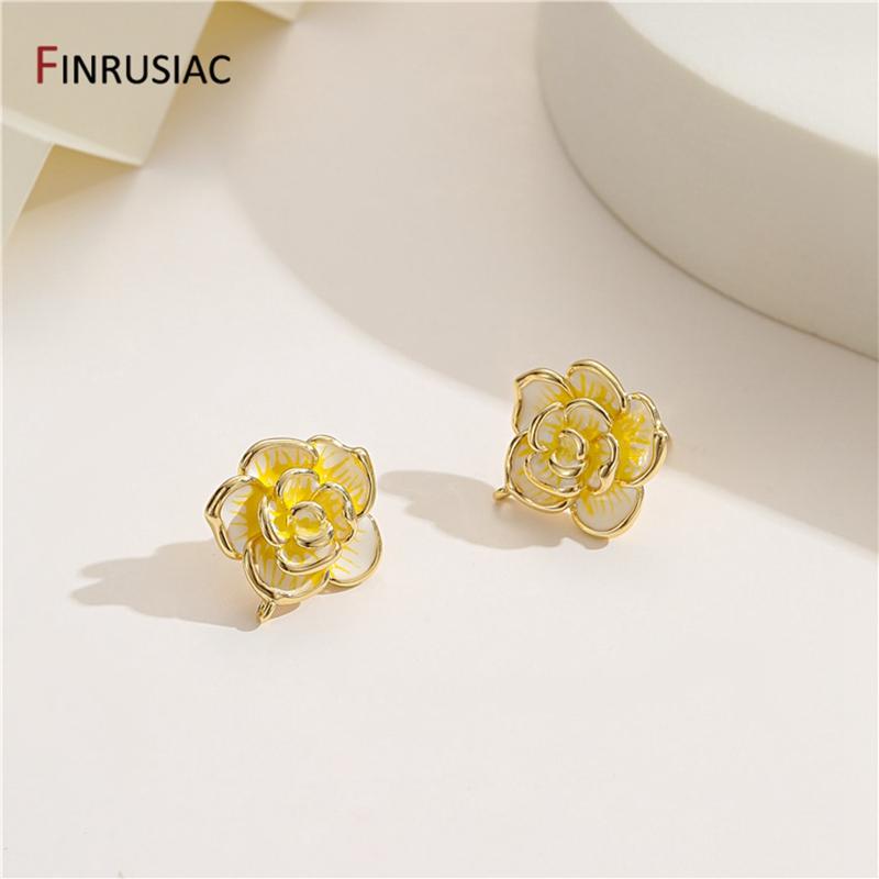 

Gold Plated New Trendy Beautiful Flower Classic Post Earrings Hook For Women Stud Earring Female Jewellery Making 1 pair жовтий