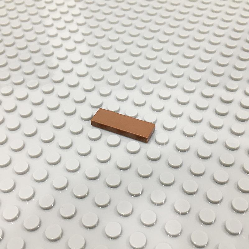 [Funbrick] 200 Stück Fliese Glatt 1x3 Noppen DIY Bausteine Dünn Pädagogisches Spielzeug Kindergröße Kompatibel mit 63864 Bri