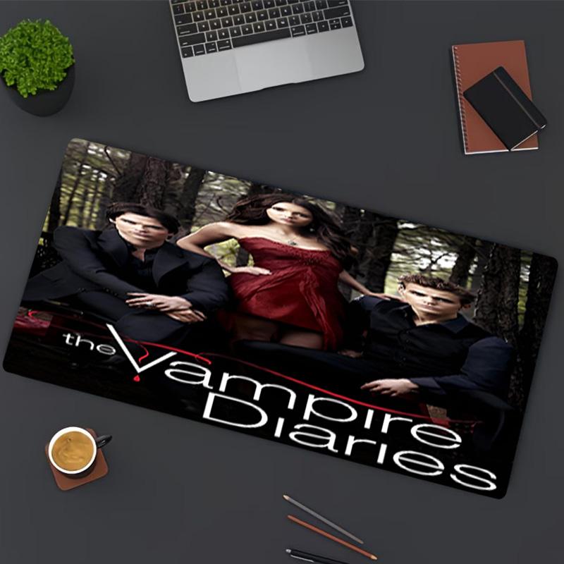 The Vampire Diaries Baskılı Mouse Pad, Klavye Pad'i Dizüstü PC Matı olarak Ofis Ev Kullanımı için, Masa Dekorasyonu, Oyuncular için Mükemmel Doğum Günü Hediyesi