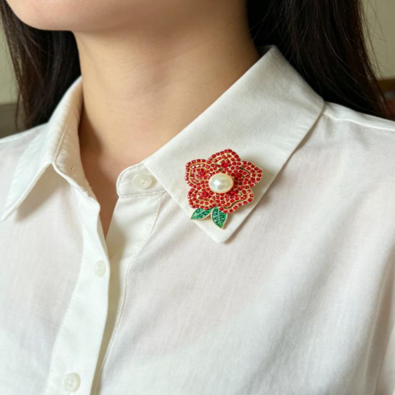 Trendy New Flowers Women Brooch Luxurious High-End Floral Pearl Pins Fashion Female Party Coat Dress Scarf Accessories Jewelry