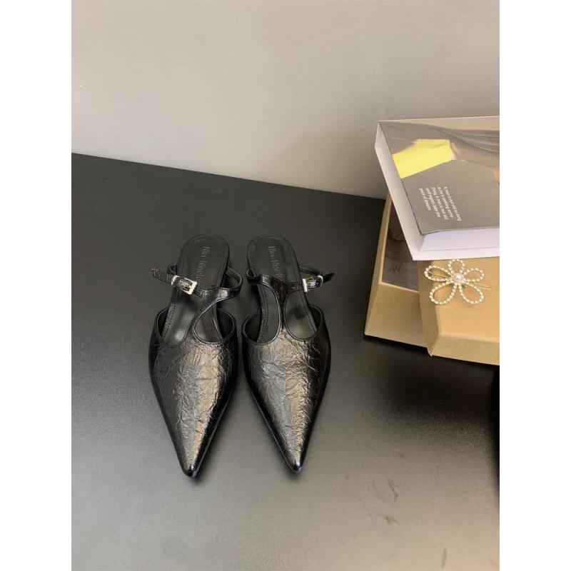Spring and summer 2025 new bag head French half slippers outer wear thick heel retro T word with pointed head single shoes women's shoes
