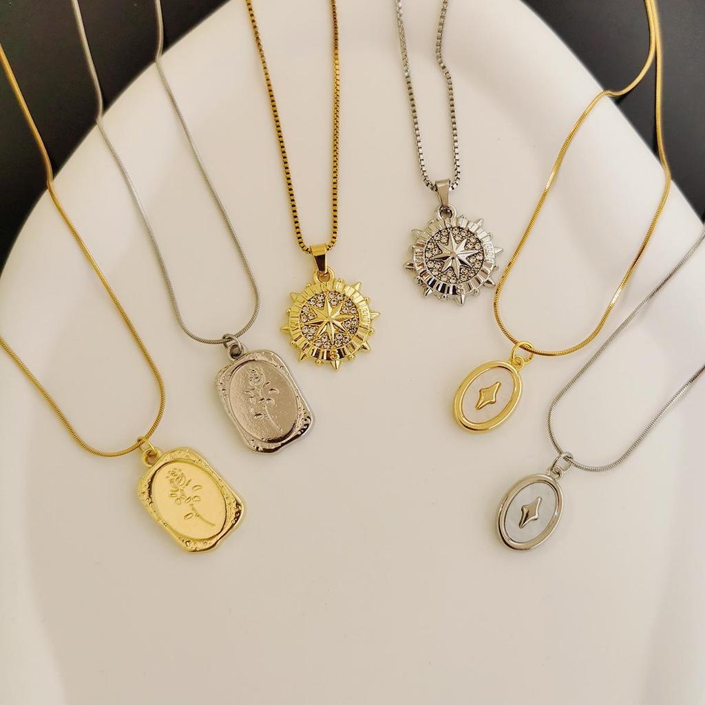 Korean Influencer-Inspired Rhinestone Necklace - Versatile Rose Collarbone Jewelry