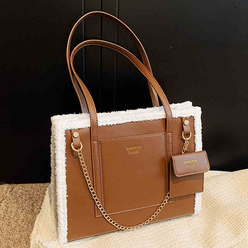 

Осень-зима Большая вместительная сумка-тоут Модные плюшевые сумки-сплайсинги Корейская винтажная универсальная сумка-цепочка на плечо Тенденция