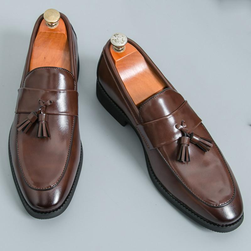 New Men Pointed Black Brown Slip On Casual Leather Shoes Male Tassels Loafers Wedding Dress Formal Flats Footwear
