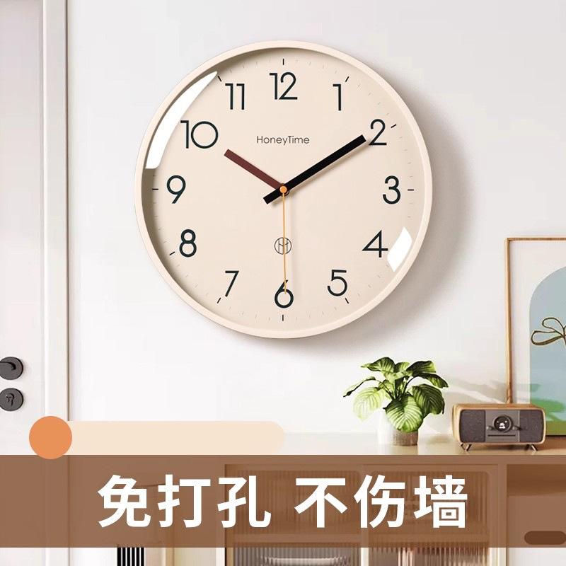 1011 New Living Room Wall Clock Modern Simple Home Creative Silent Quartz Clock Wall Hanging Light Luxury High Sense