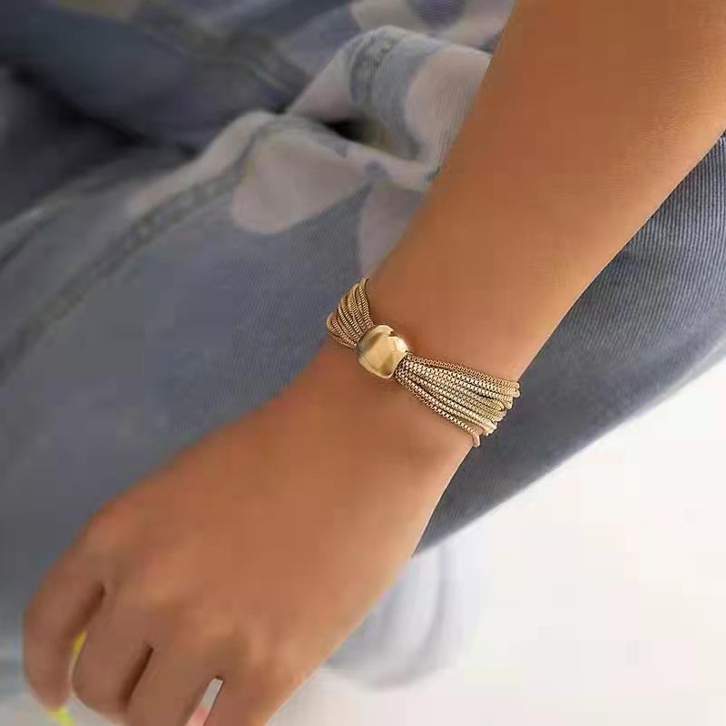 

Bracelet - women s multi-layer alloy chain - hip hop punk style