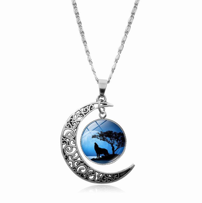 Howling Wolf Moon Time Gemstone Pendant Necklace Women's Versatile Collarbone Chain Accessory