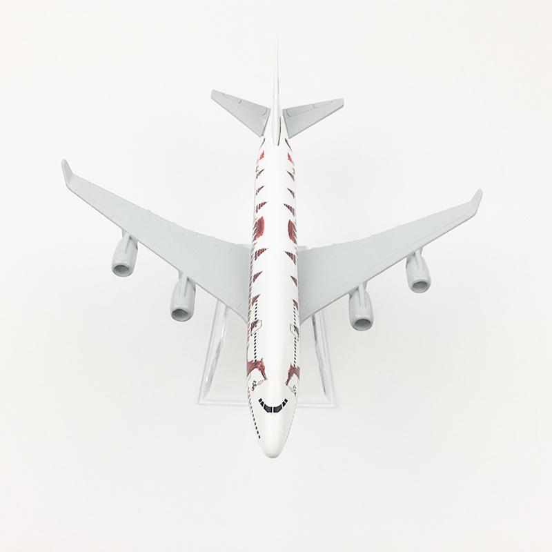 1/400 Scale 16cm Thai Dragon Boat Boeing 747 Airplane Model Airplane Diecast Metal Planes
