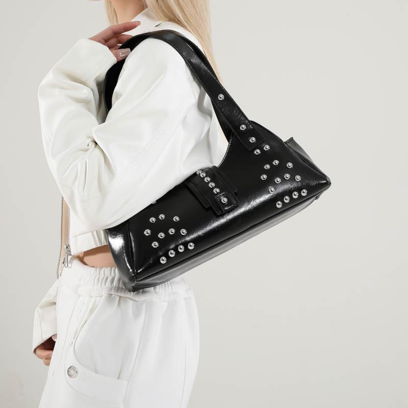 New Retro Rivet Tote Bag Fashionable and Personalized Shoulder Underarm Bag For Women Trend Large Capacity Purse and Handbags AVE