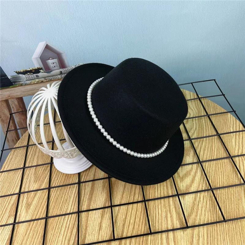 Hat Women's New Pearl Chain Flat Top Woolen Hat Elegant Casual European, American British Flat Edge Retro Hat
