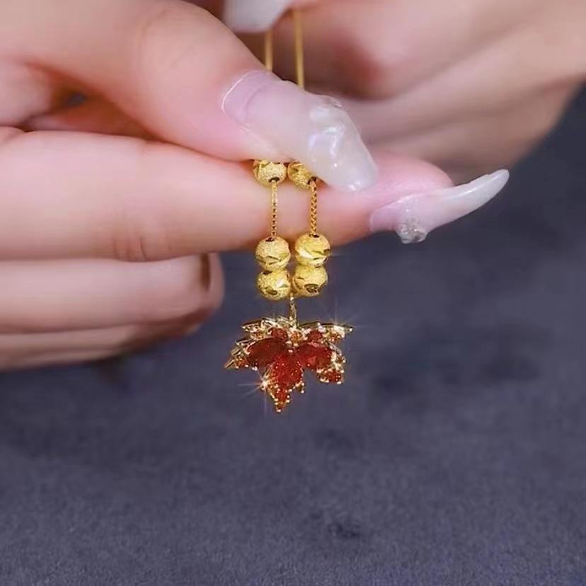 Red Maple Leaf Liufu Bead Necklace for Women's Fashionable Versatile Collarbone Chain High-end and Simple