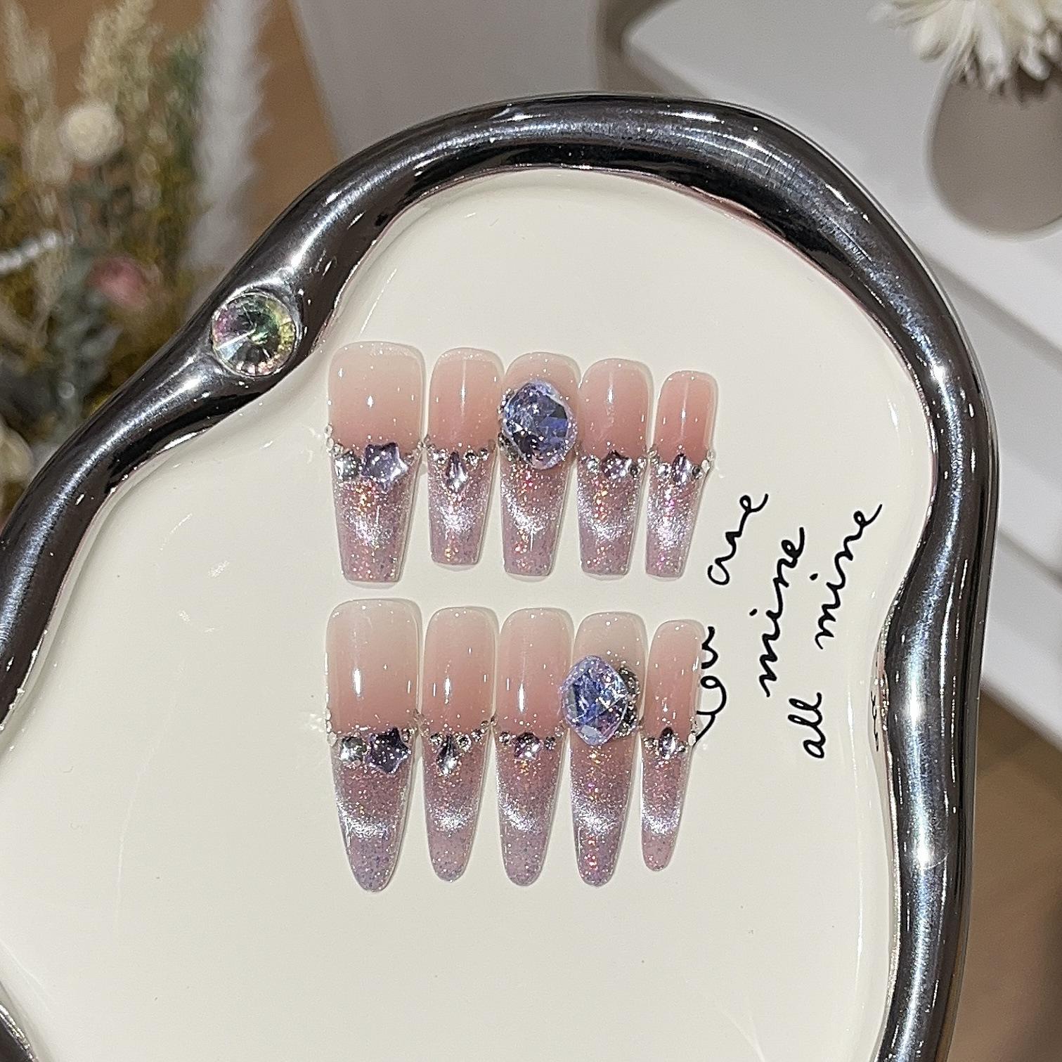 

Сон в летнюю ночь Весна и лето Подвижный розовый Девчачья улыбка Кошачьи глаза Морской синий K9 Ношение доспехов L