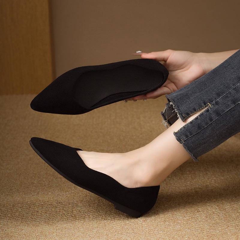 New four-season suede flat-heeled work ladyshoes independent station Korean version of foreign trade large size pointed flat bottom shallow mouth sing