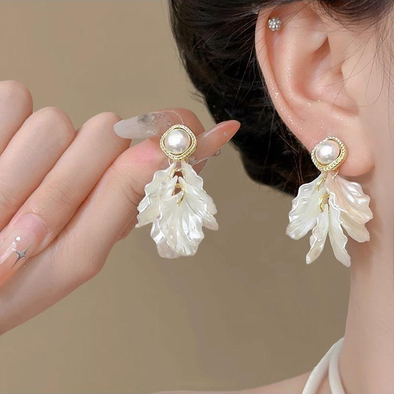 LATS Flower Pearl Stud Earrings Korea Elegant Temperament White Petal Earrings for Women Wedding Party Jewelry Gifts