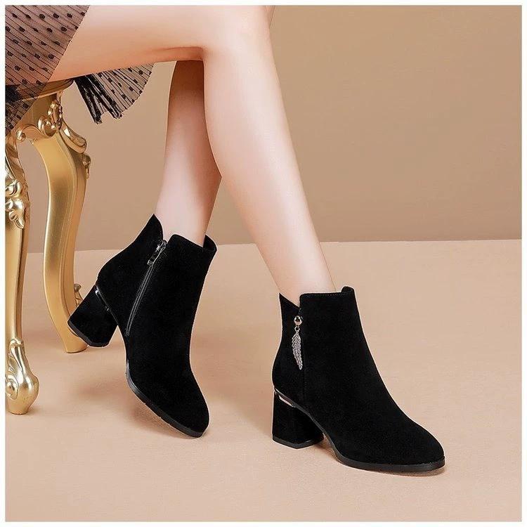 PU Leather Medium-heeled Short Boots Women's Thick Heel Plush Diamond Scrub Leather Women's Boots Autumn and Winter