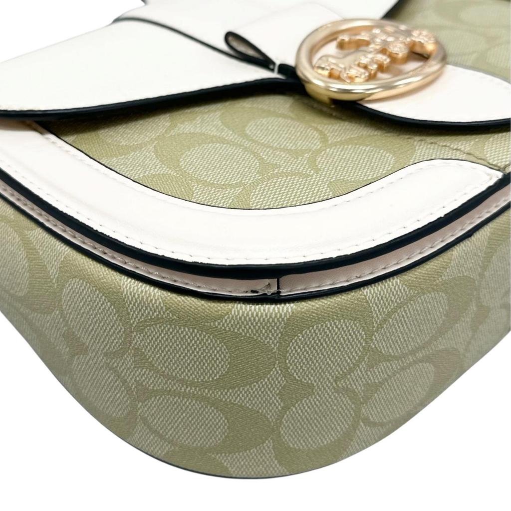 Coach C2806 Shoulder Bag White Women Signature Used