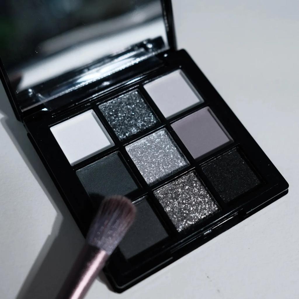 9-shade Eyeshadow Palette: Black Swan, Smoky, Dark Black, Grey Silver Glitter, Matte Finish, Extended Wear, and Easy to Color