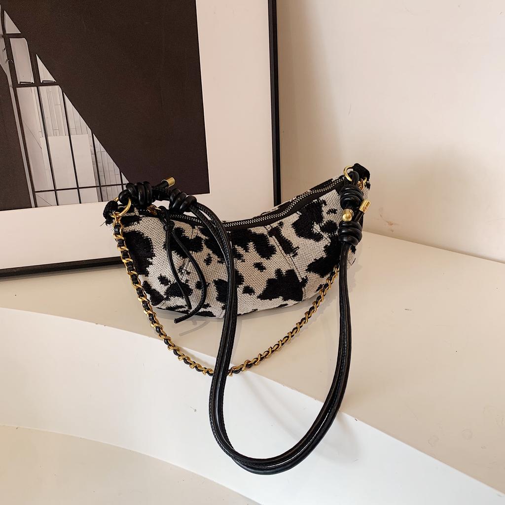 Fashion and Matching Croissant Croissant Niche Design Large Dumpling Bag Large Capacity Casual Shoulder Bag