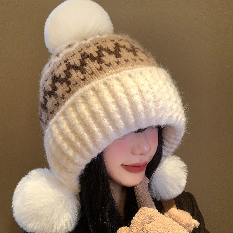 Knitted Hat Women's Winter Hairball Thickened Thermal Pullover Hat Cold Ear Protection Wool Hat