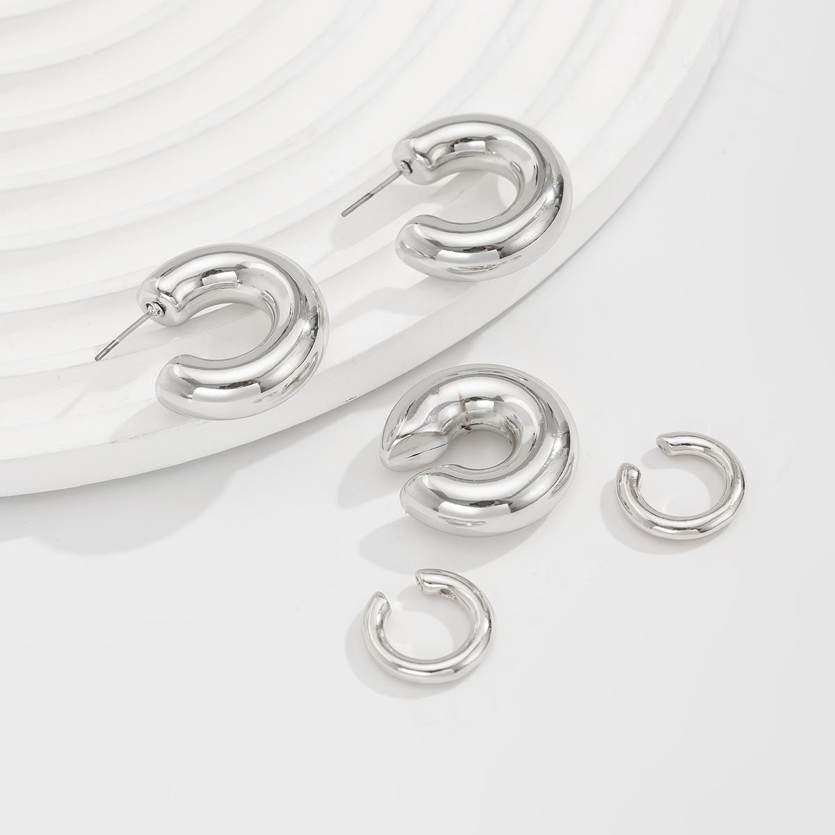 

Металлический С-образный кафф на ухо и набор клипс для хряща - Модный глянцевый полый дизайн