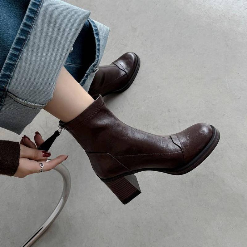 Autumn and Winter Women's Leather Boots Solid Color Large Size Women's Boots Leather Martin Boots Cowhide New Round Head Versatile Low Boots Women