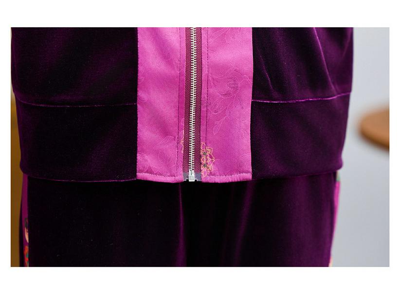 Mom's 2025 Fashionable Gold Velvet Hooded Sportswear Set for Middle-Aged & Elderly Women