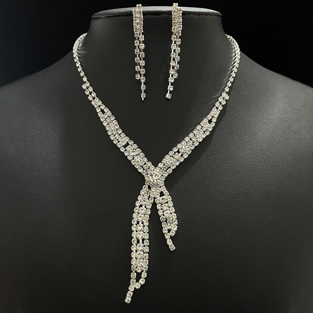 Ladies' French style sparkling rhinestone jewelry set suitable for weddings, gatherings, and holiday gifts