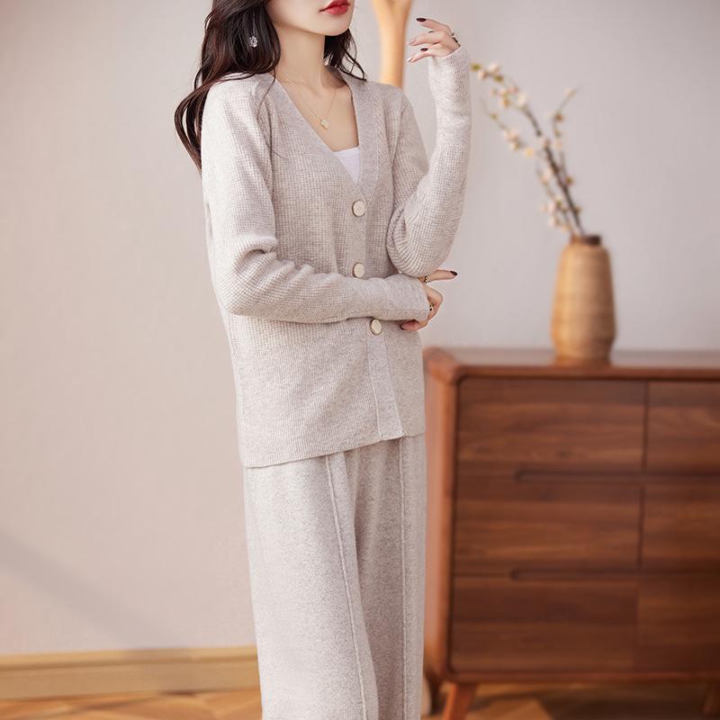 2023 Fashion Plus Size Wide-Leg Pants & Long Sleeve Wool Cardigan Set for Spring & Autumn