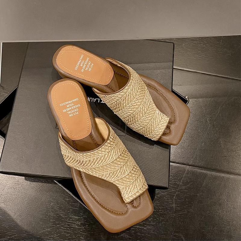 French Retro Vacation Style Woven Toe Cool Slippers Women's Outer Wear 2025 Summer New Niche Thick Heel Sandals