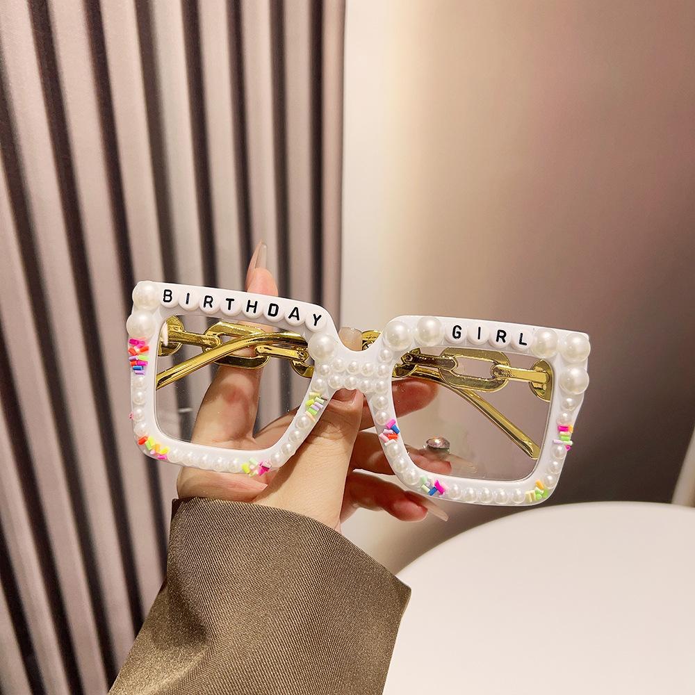 Occhiali da Sole Quadrati Vintage di Lusso con Montatura Grande Perle Donna Ragazza Compleanno Punk Popolari Oversize Carini Rosa