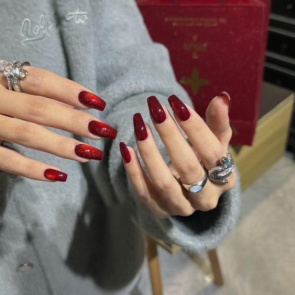 30 Pcs Red Cat Eye Removable Nail Patches: Manicure Extensions & Whitening False Nails