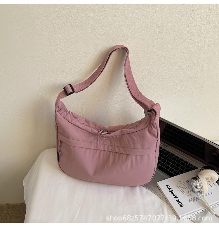 2025 Spring New Single Shoulder Large Capacity Armpit Bag Lazy Wind Crescent Bag Casual Commuter Bag Solid Color Versatile Bag