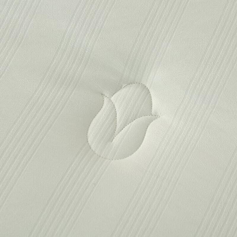 Playboy All-Season Super Soft Corn Fiber Quilt