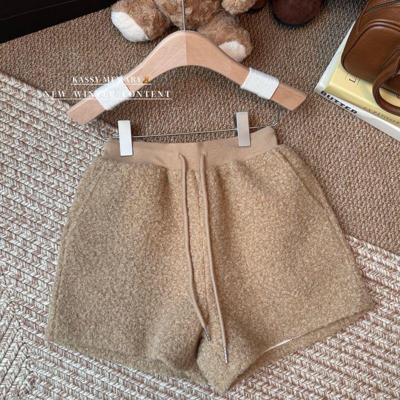 2025 Herbst/Winter Koreanischer Stil Lammwolle High-Waist Schlankmachende Weitbeinige Shorts für Damen
